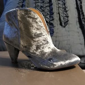 **NWT**Vince Camuto Light Blue Velvet Bootie
